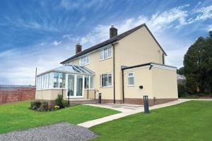 Wellingtonia Cottage