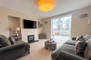 Wellingtonia Cottage