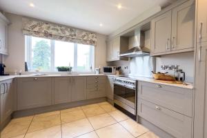 Wellingtonia Cottage