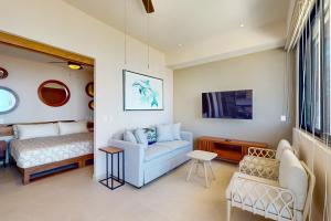 Golden Tide at Makare