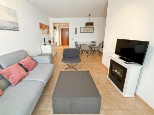 Amplio piso con parking y piscina cerca del mar