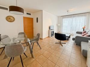 Amplio piso con parking y piscina cerca del mar