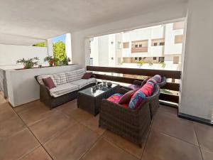 Amplio piso con parking y piscina cerca del mar