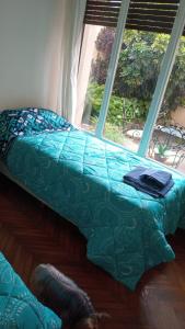 Habitación doble, excelente ubicación, con patio