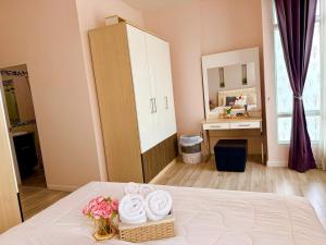 My hip Condominium 2 Bedrooms 2 baths comfy room for family