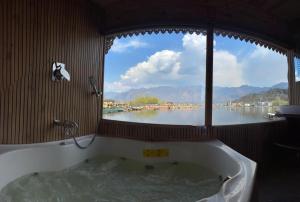 Smith palace group of houseboats