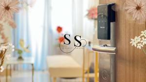 Serenity Shore With NETFLIX & PS4 - Hotel, Manila