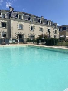 Hotels Le Relais du Bellay : photos des chambres