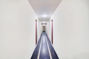 Hotel O RR Comforts