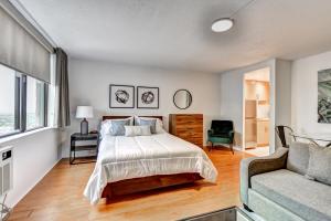 LaCité Cozy Apartment Close to Central Montreal