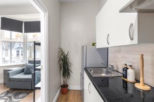 Herne Bay Pier Gem 30 seconds From the Coast