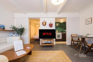 Bocadasse Beach| Wifi| Boho Luxury By Tilo