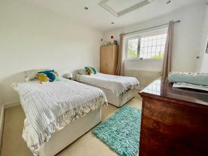 Harbourways, Coastal Retreat for Contractors & Leisure, Pet Friendly, Free Parking & Walk to Pubs