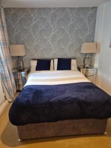 2 bed GF Docklands Apartment - Free Parking for 1 car