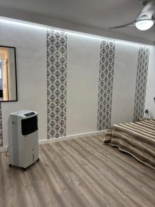 Apartamento blanco y negro en el centro