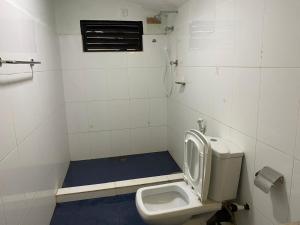 Crown Majesty - Arugambay