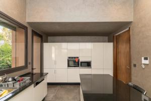 jacuzzi, 2 pools, luxury villa