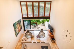 Stylish 2-Br Loft in AWA