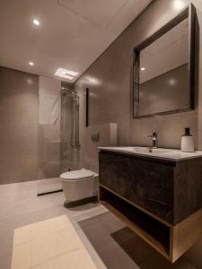 Luxury 3 Master Bedrooms with 1 Nanny Room and Pool View