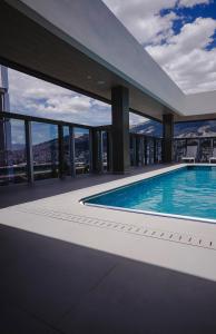 Le Parc Hotel, Beyond Stars