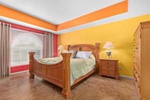 Relax Recharge and Soak in Mountain Views with Pool, Tennis and 55 Plus Resort Style Stay