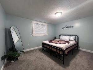 Luxury 6BR Retreat Firepit Foosball Backyard