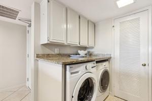 Amelia Surf and Racquet Club Condo - Ocean Front - 5th Floor - Pools - Tennis Courts - Sleeps 6