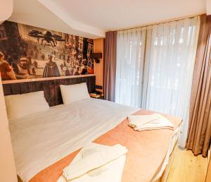 Diamond City Down Town