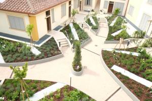 Apartment with Garden View room in Borgo Guelfo I