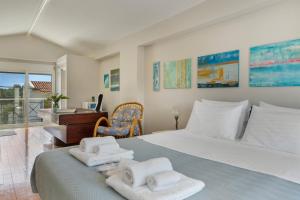 Beach Family Villa in Artemida