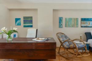 Beach Family Villa in Artemida