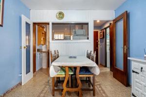 A dos minutos del mar