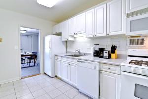 Stylish Apt - Pool Gym & Close to DC