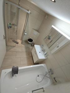 Habibi Apartment - Aare Jungfrau AG