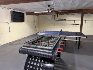 Spacious 4 Bedroom with Arcade and Heated Pool by Beach