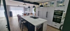 WATERFRONT NEW LISTNG - 8 SOUTH QUAY -