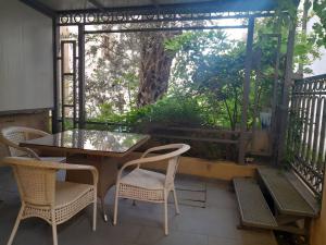 Shady Escape - Terrace Apartment