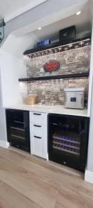 WATERFRONT NEW LISTNG - 8 SOUTH QUAY -