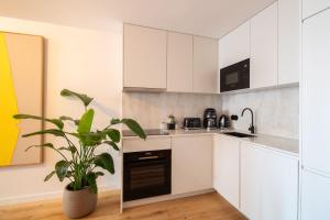 EDiTiON 309 - Beachfront Loft by LovelyStay