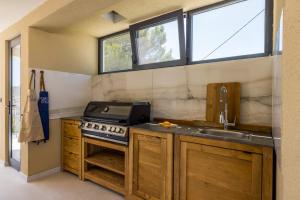 Mar Escape Villa Croatia with Private Heated Pool and Sea Views