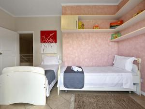 5 suites Piscina Churrasqueira Ar condicionado