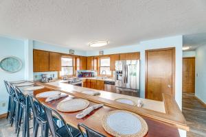 Walk to Beach: Dog-Friendly Home in Lincoln City