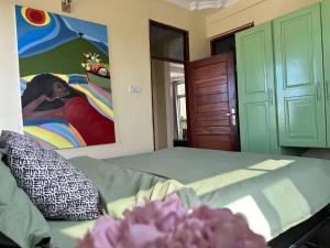 Breezy Kickback in Dar