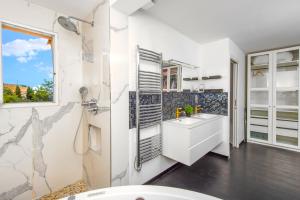 Villas Villa with Panoramic Sea View & Private Pool Roquebrune-Cap-Martin & Monaco : photos des chambres
