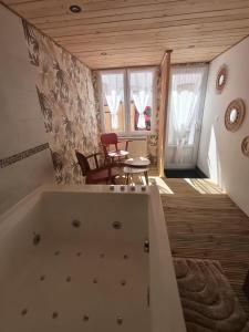 Le rouge baiser Love room