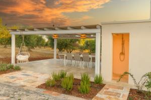 Apulian Trulli Nigri with private swimming pool