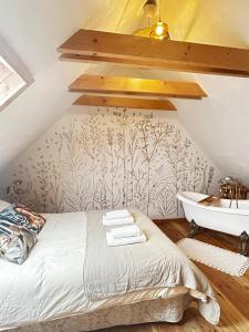 Szumidomki strefa z jacuzzi sauna widok na potok las