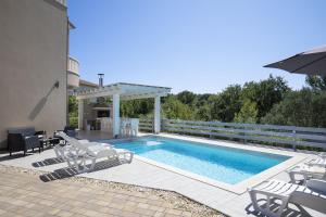 8-bedroom Villa Bianca with Sea View and Pool Table