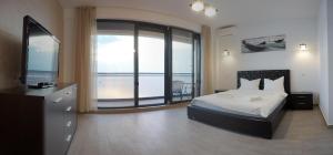 Vila Sophia 2 Mamaia, apartament cu piscina si vedere catre lac