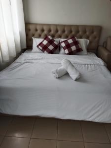 Hill Residence by Sarah Rentals